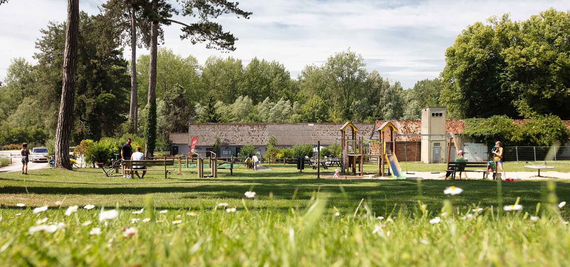 aire de jeux camping chateau des tilleuls